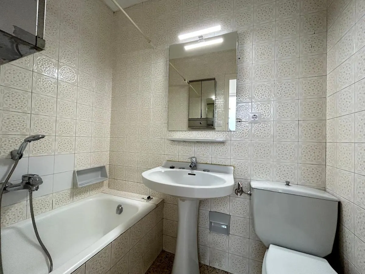 Apartamentos Playa La Perola Roses Spain